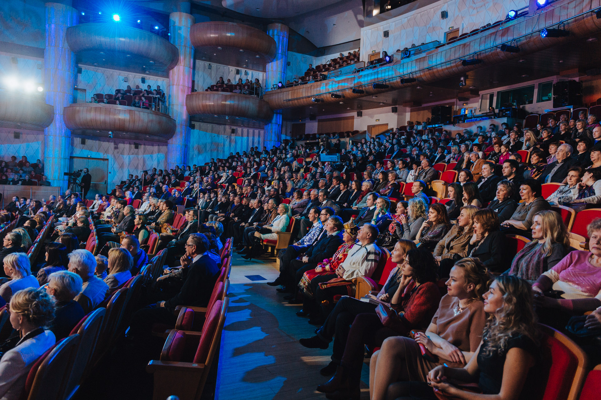 Russian theatre. Театр надежды Бабкиной. Театр надежды Бабкиной сцена. Театр Бабкиной зал. Театр русская песня зал.